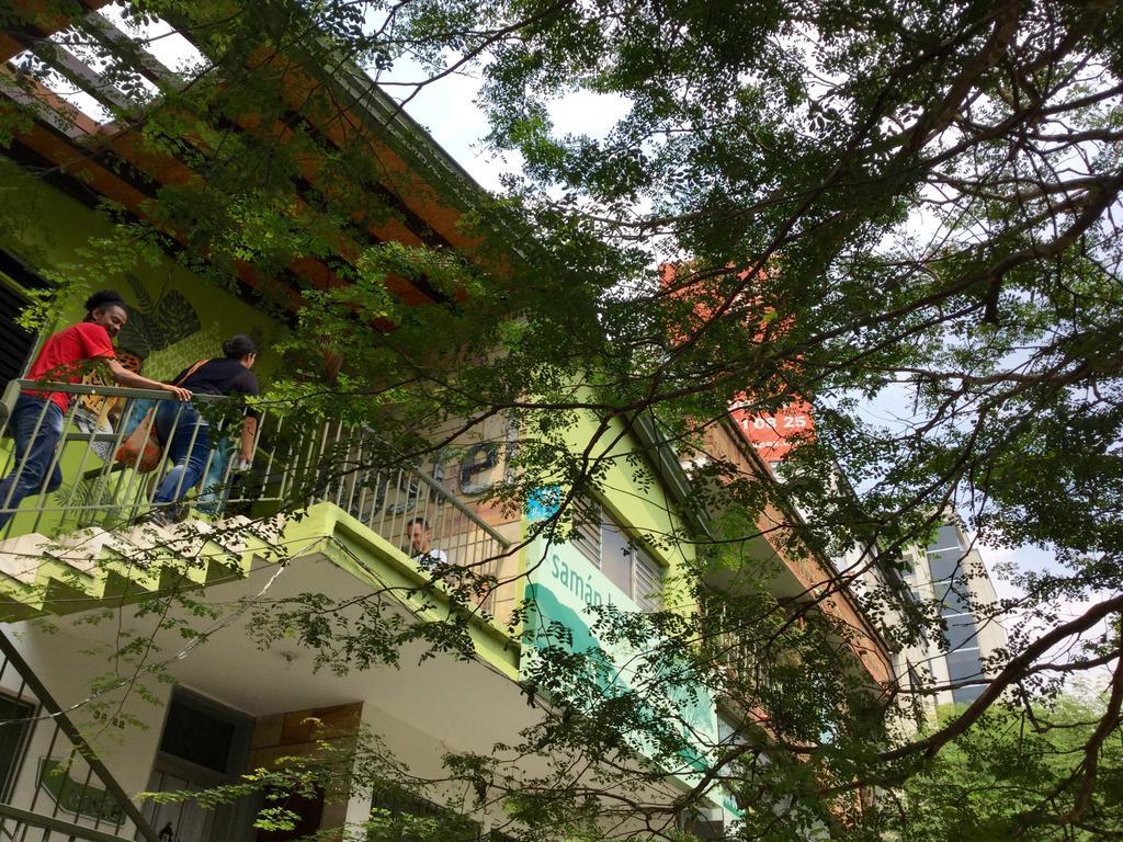 Saman Hostel Medellin Luaran gambar