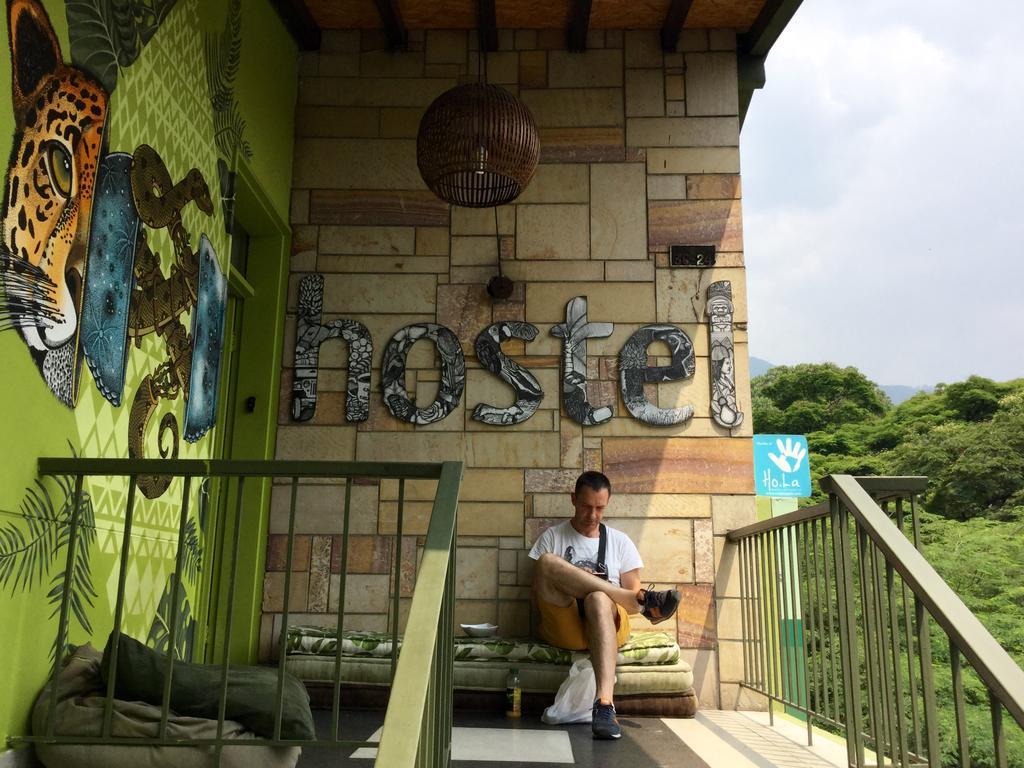 Saman Hostel Medellin Luaran gambar