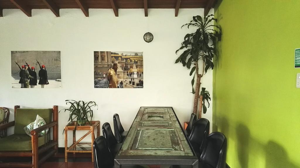 Saman Hostel Medellin Luaran gambar