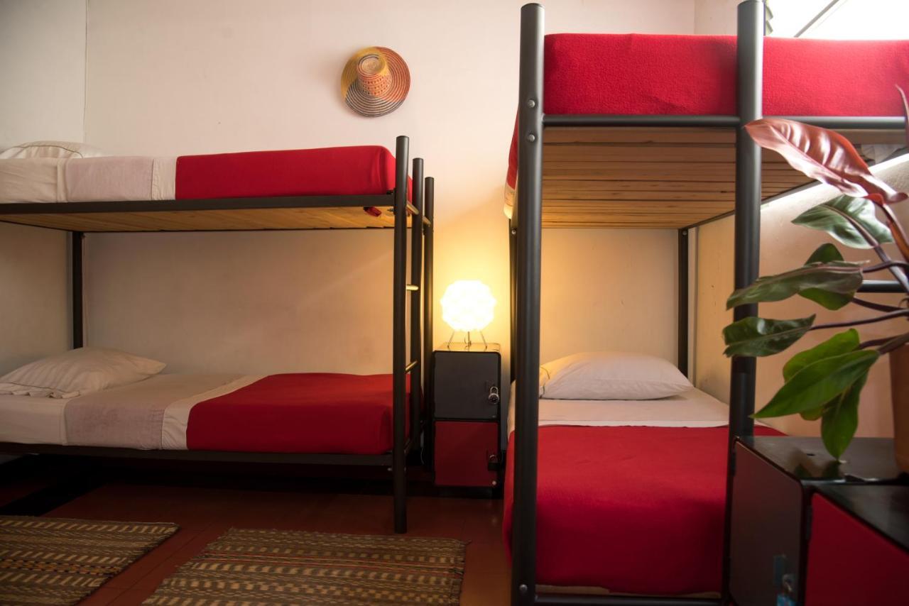 Saman Hostel Medellin Luaran gambar