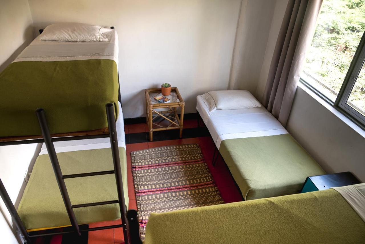 Saman Hostel Medellin Luaran gambar
