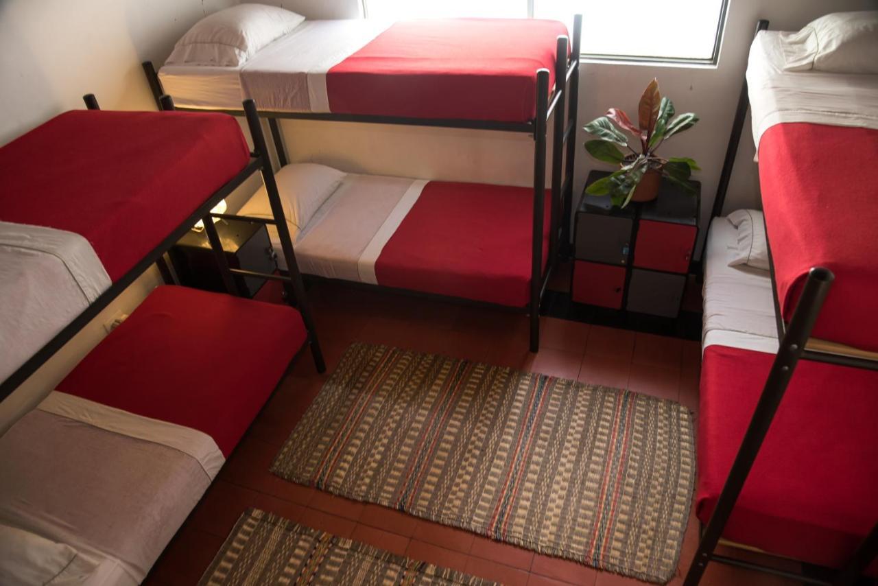 Saman Hostel Medellin Luaran gambar