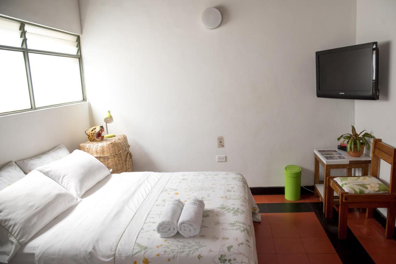 Saman Hostel Medellin Luaran gambar